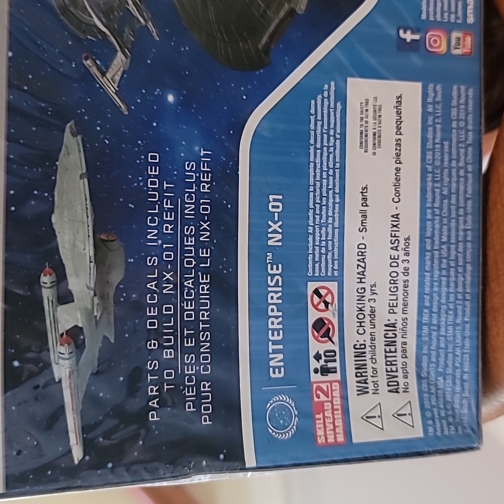 Polar Lights Star Trek Enterprise NX-01 Snap Model Kit 1:1000 Scale - Picture 6 of 12